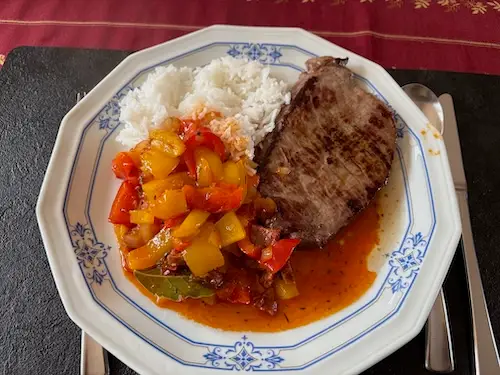 poivrons confits assiette